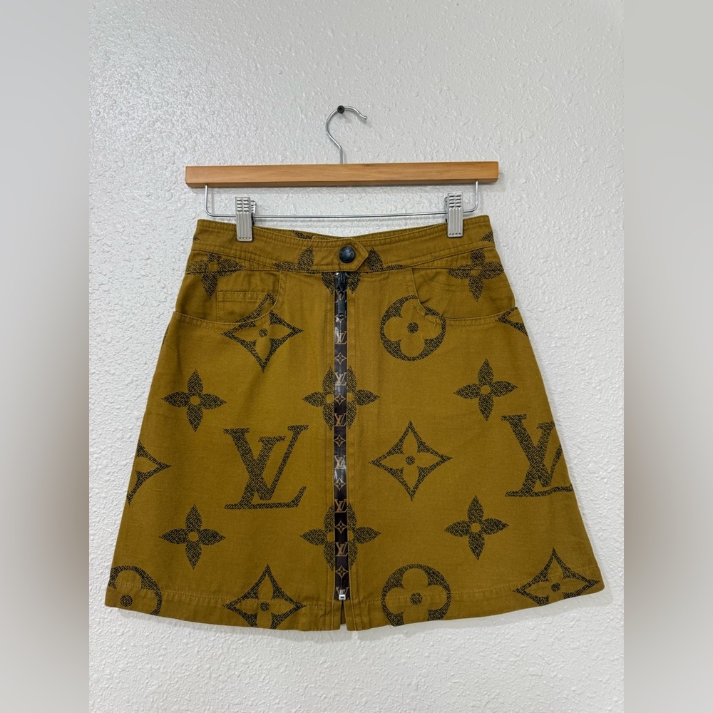 Louis Vuitton Monogram Cotton Mini Skirt – Size 36 (XS-S) - Picture 4 of 16